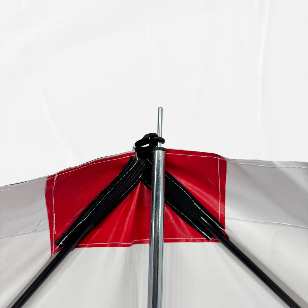 Enganche central lona-estructura para tensado