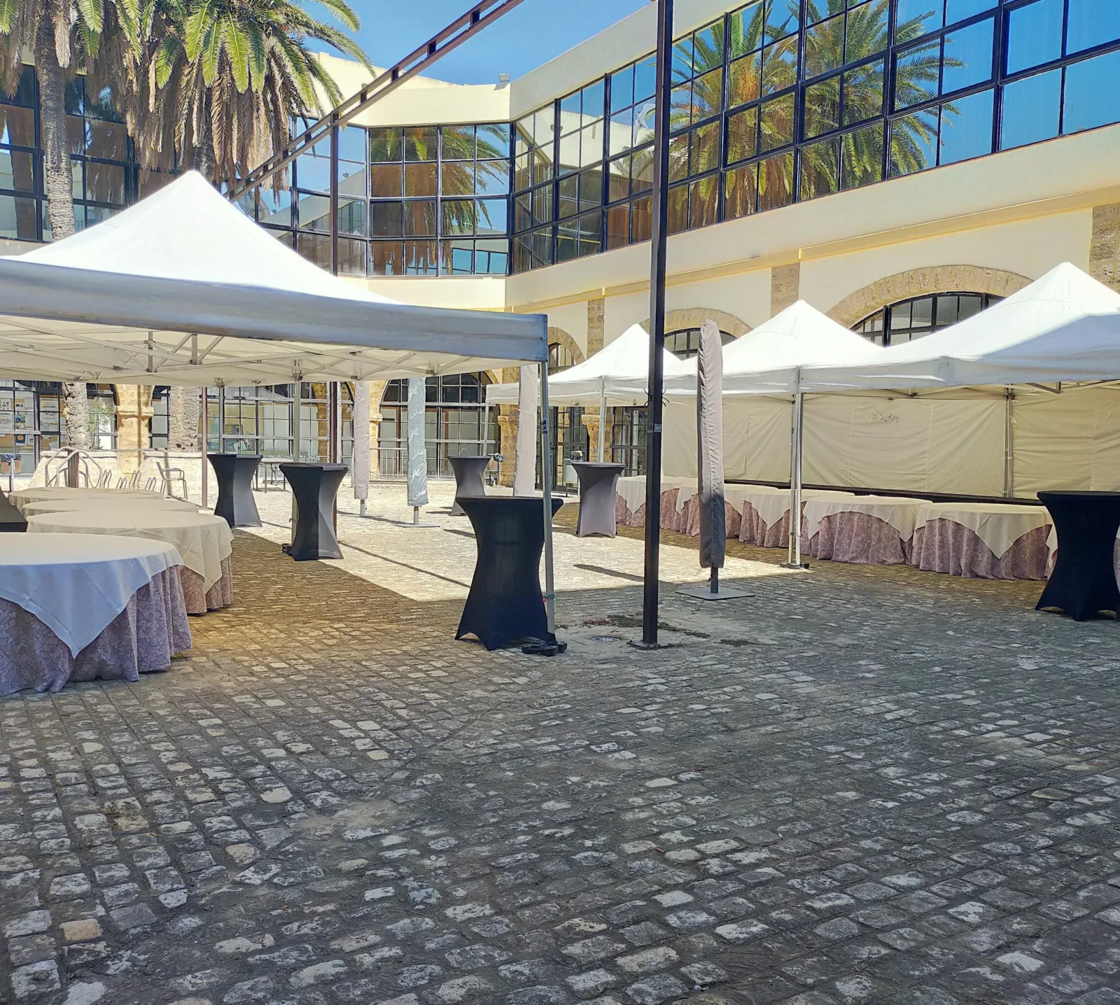 Boda en Marbella - 8 Carpas 5x5m modelo superior